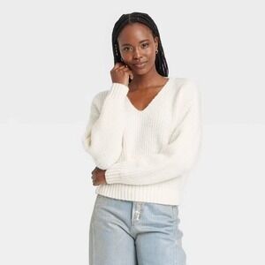 Women's V-Neck Pullover Sweater – Universal Thread Cream Size L New With Tags